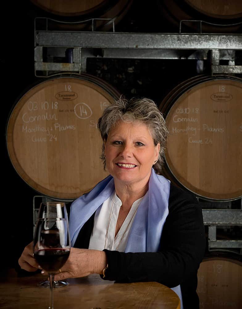 Joëlle Clavien – cave des champs, claudy clavien, shadia clavien, domaine viticole, vignoble, vignerons indépendants, chai, raisins, vin rouge, vin blanc, AOP, viticulture, œnologie, domaine viticole sierre, domaine viticole valais, vin valais, vin sierre, sierre, miège, valais Joëlle Clavien - cave des champs, claudy clavien, shadia clavien, domaine viticole, vignoble, vignerons indépendants, chai, raisins, vin rouge, vin blanc, AOP, viticulture, œnologie, domaine viticole sierre, domaine viticole valais, vin valais, vin sierre, sierre, miège, valais